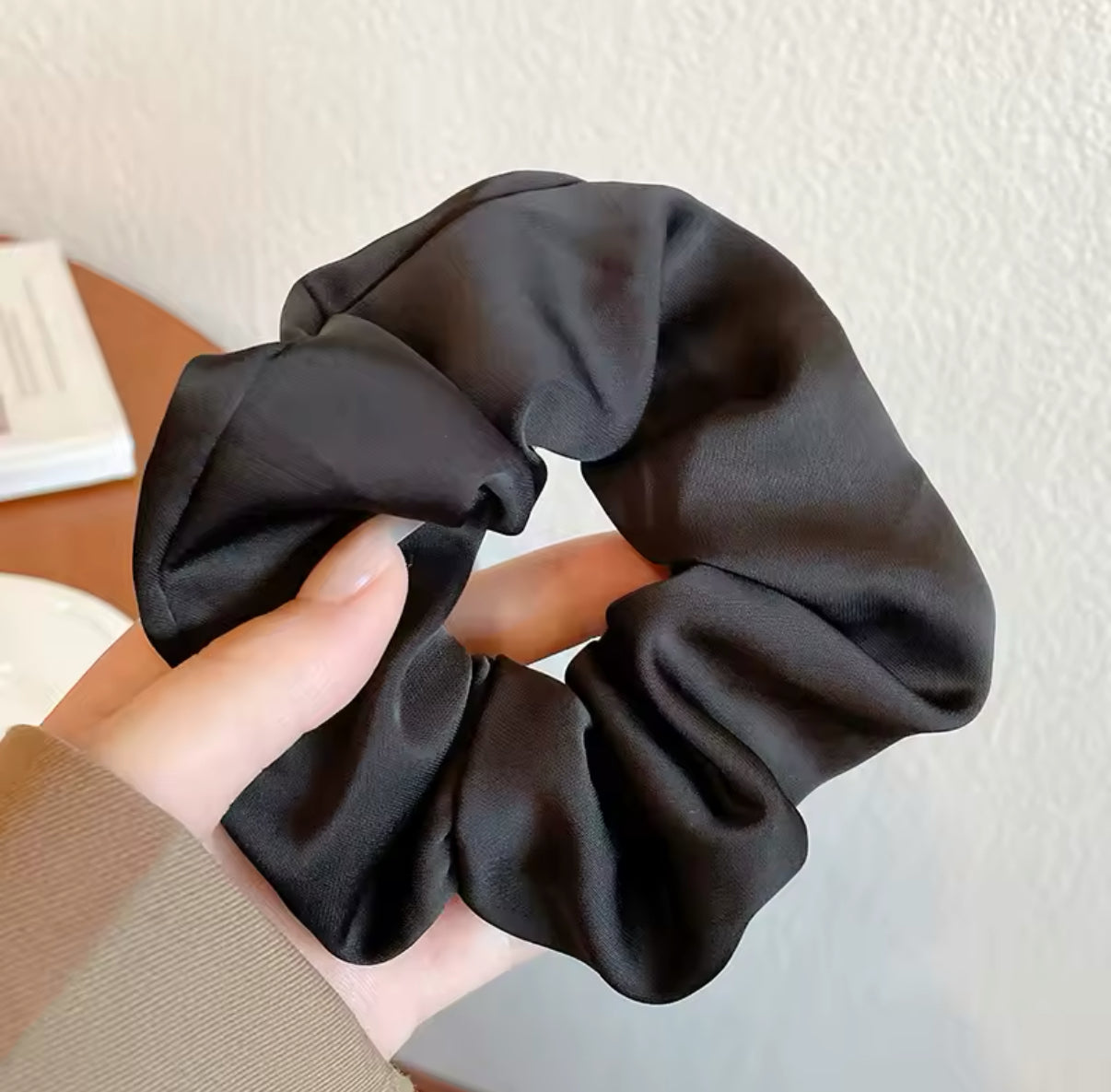 The CurlyCurls Satin Scrunchie’s®